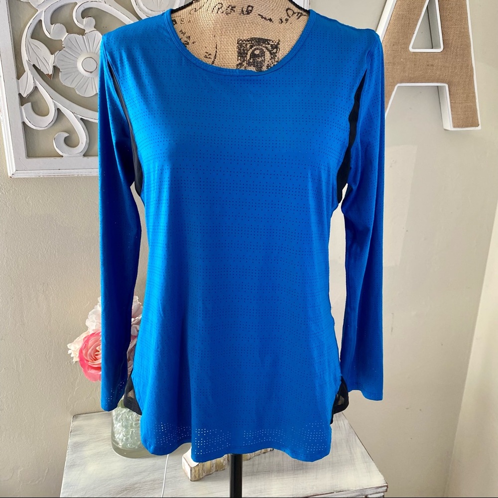 LUCY ACTIVEWEAR LASER CUT LONG SLEEVE TOP - Picture 4 of 7